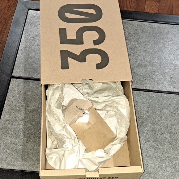 Yeezy Shoe Laces and Box - Picture 6 of 9